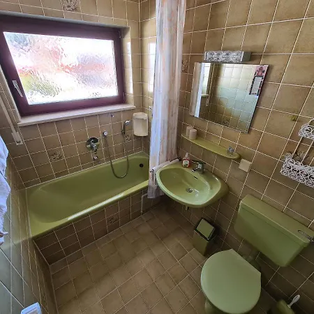 Alpenpension Bergidyll Guest house *
